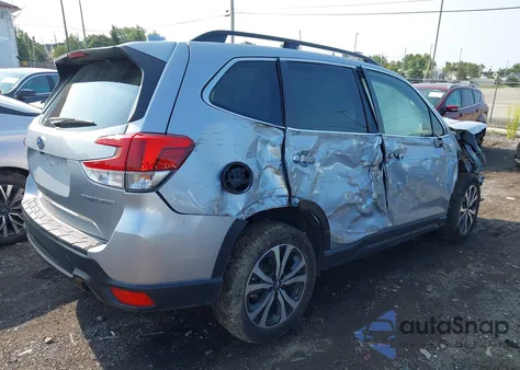2019 Subaru Forester Limited z USA, uszkodzony, nr VIN JF2SKAUC9KH504128